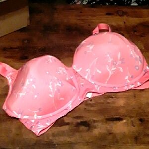 NWOT 40G Comfort Choice Coral Pink Floral Beautiful Padded Wirefree Bra
